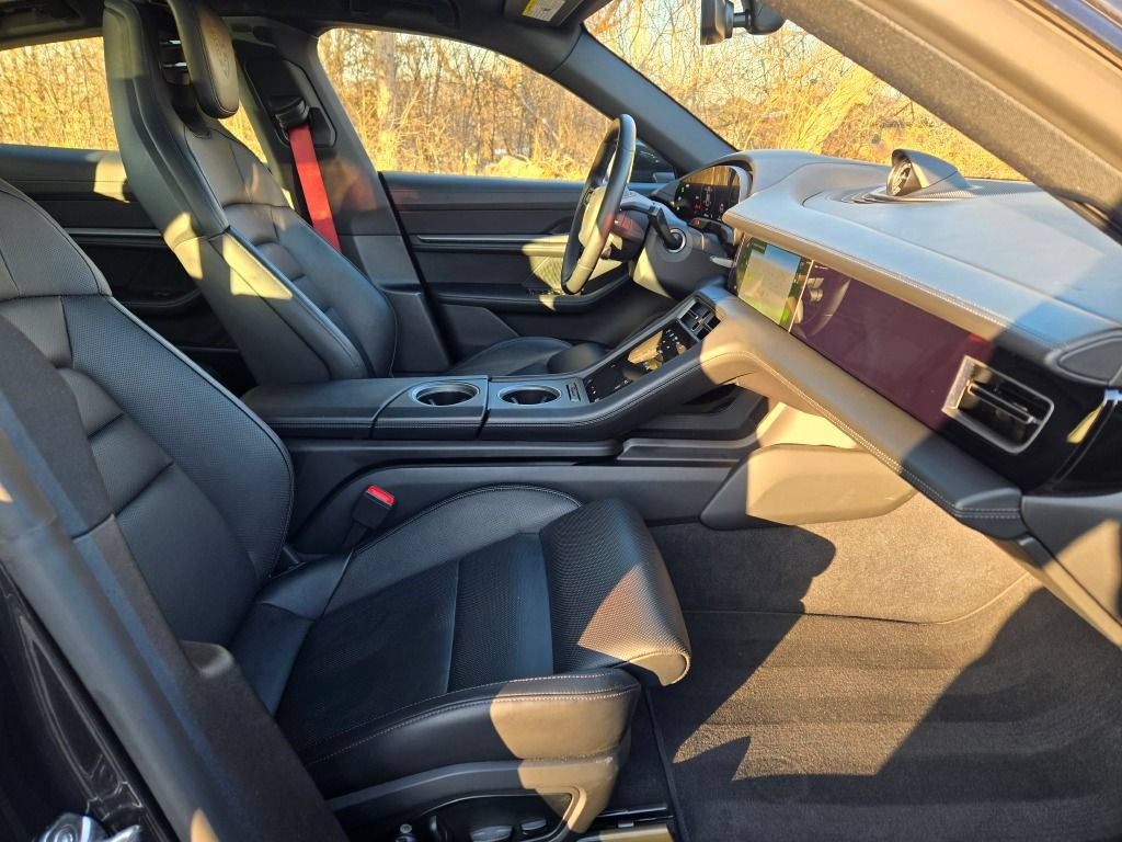 Certified 2025 Porsche Taycan RWD image 31