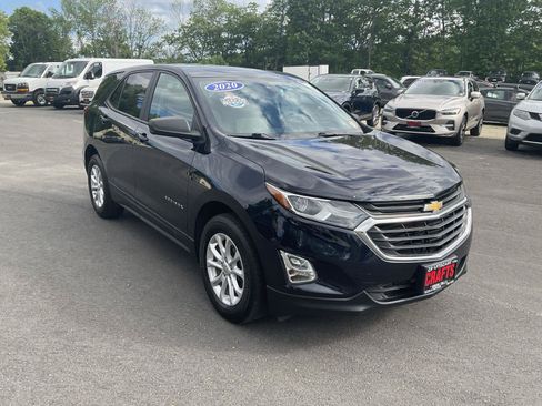 Used 2020 Chevrolet Equinox LS w/ LS Convenience Package AWD/4WD image 4
