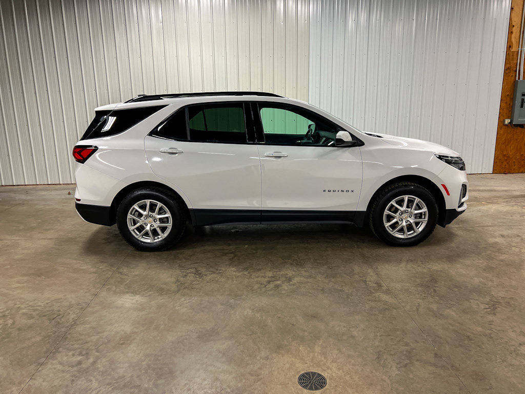 Certified 2023 Chevrolet Equinox RS AWD/4WD image 2