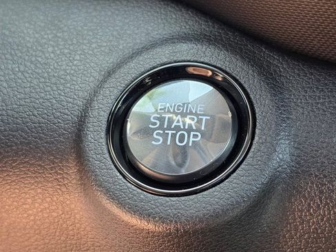 New 2025 Hyundai Venue SEL image 35