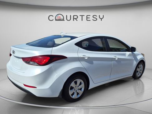Used 2016 Hyundai Elantra SE FWD image 10