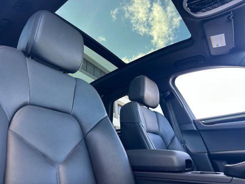 Used 2025 Porsche Macan image 17