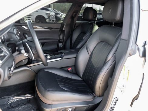 Used 2023 Maserati Ghibli Modena image 31