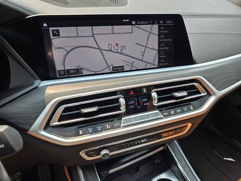 Used 2021 BMW X7 M50i AWD/4WD image 29