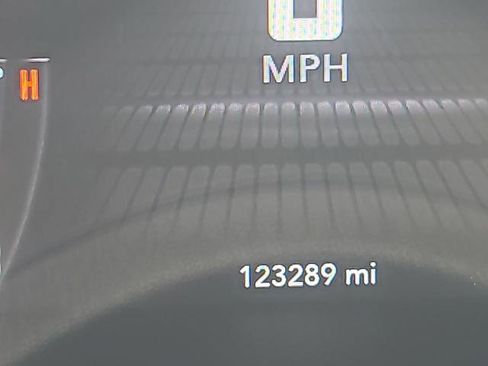 Used 2022 Dodge Challenger SXT w/ Blacktop Package image 12