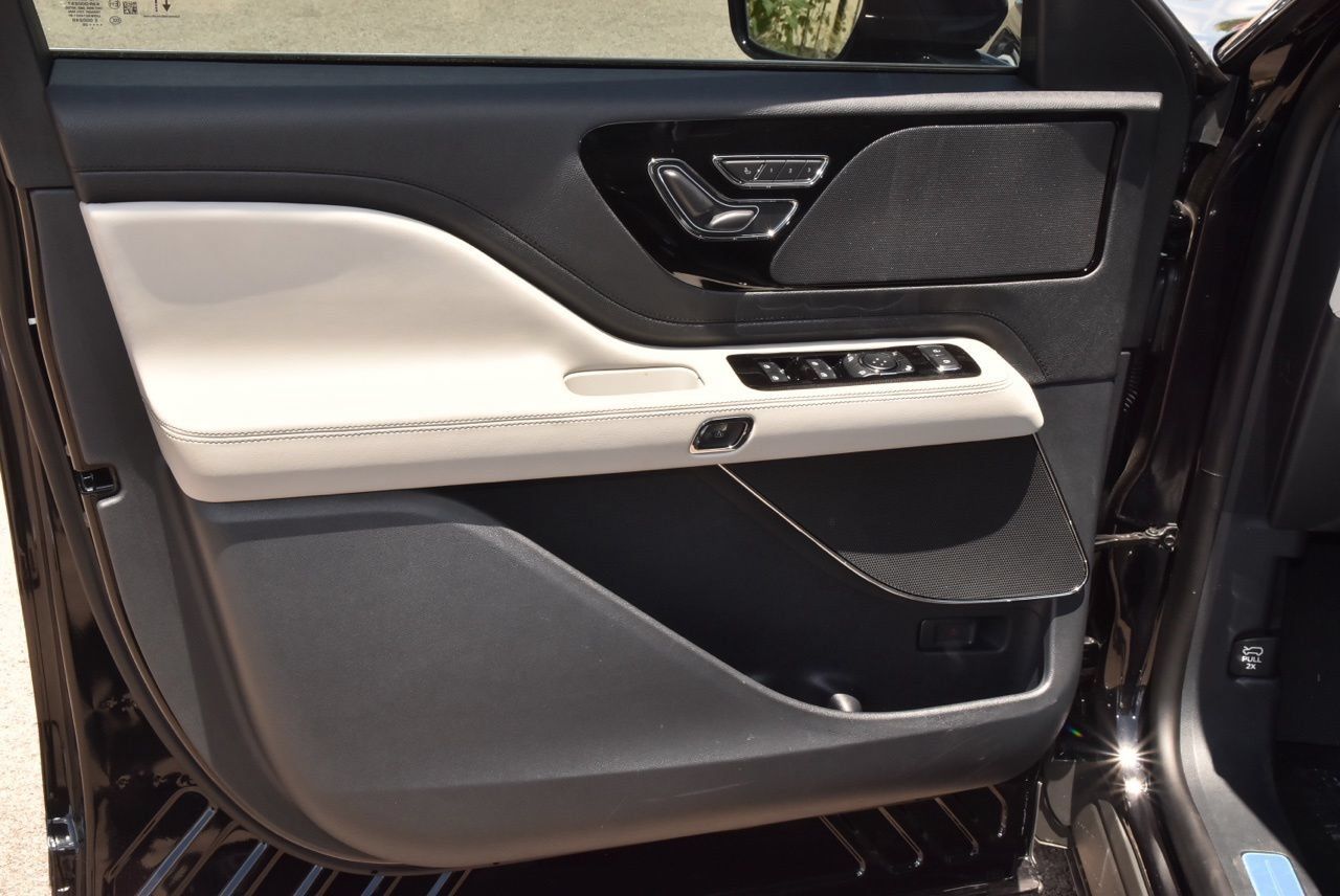 New 2026 Lincoln Aviator 2WD image 34