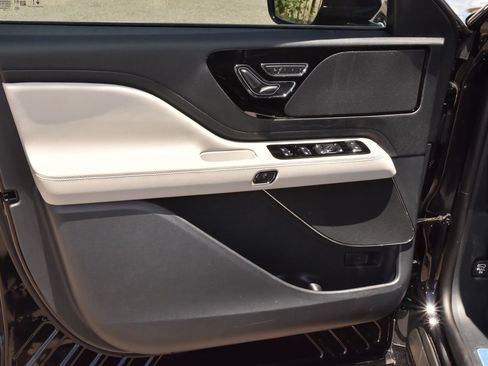 New 2026 Lincoln Aviator 2WD image 34