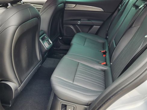 New 2024 Maserati Grecale GT image 7