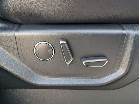 Used 2019 Ford Expedition Limited w/ Equipment Group 302A RWD image 28