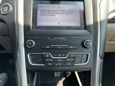 Used 2019 Ford Fusion SEL FWD image 19