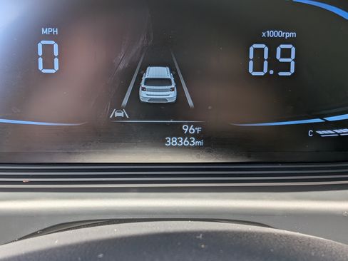 Used 2023 Hyundai Venue SEL FWD image 28