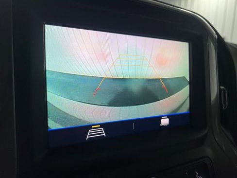 Used 2020 Chevrolet Silverado 1500 Custom w/ Custom Value Package image 8