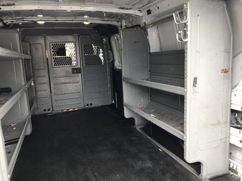 Used 2017 Ford Transit 150 RWD image 19