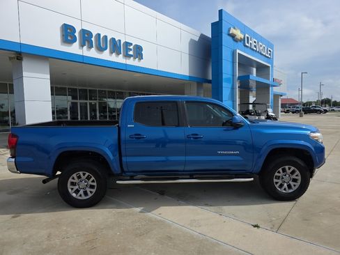 Used 2018 Toyota Tacoma SR5 RWD image 20