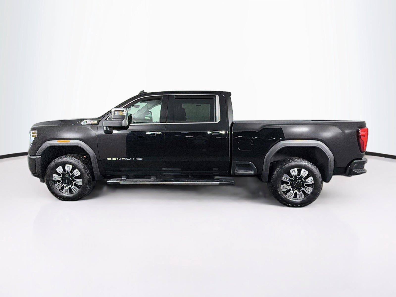 Used 2024 GMC Sierra 3500 Denali w/ Denali Reserve Package AWD/4WD image 8