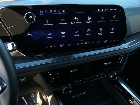 Used 2025 Chevrolet Suburban RST image 19