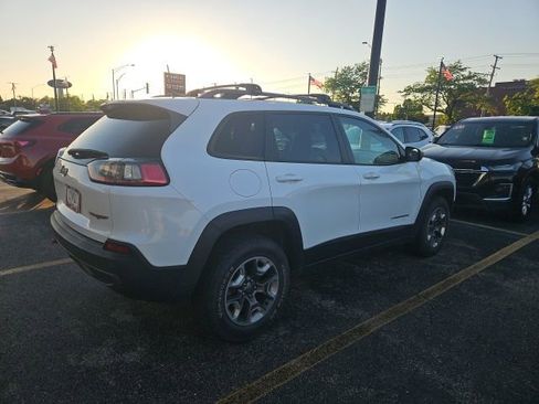 Used 2019 Jeep Cherokee Trailhawk w/ Comfort/Convenience Group AWD/4WD image 2
