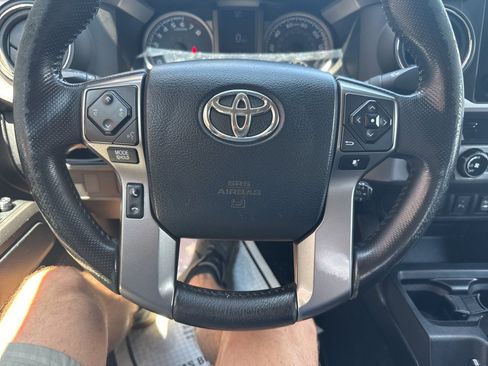 Used 2017 Toyota Tacoma SR5 w/ Tow Package AWD/4WD image 26