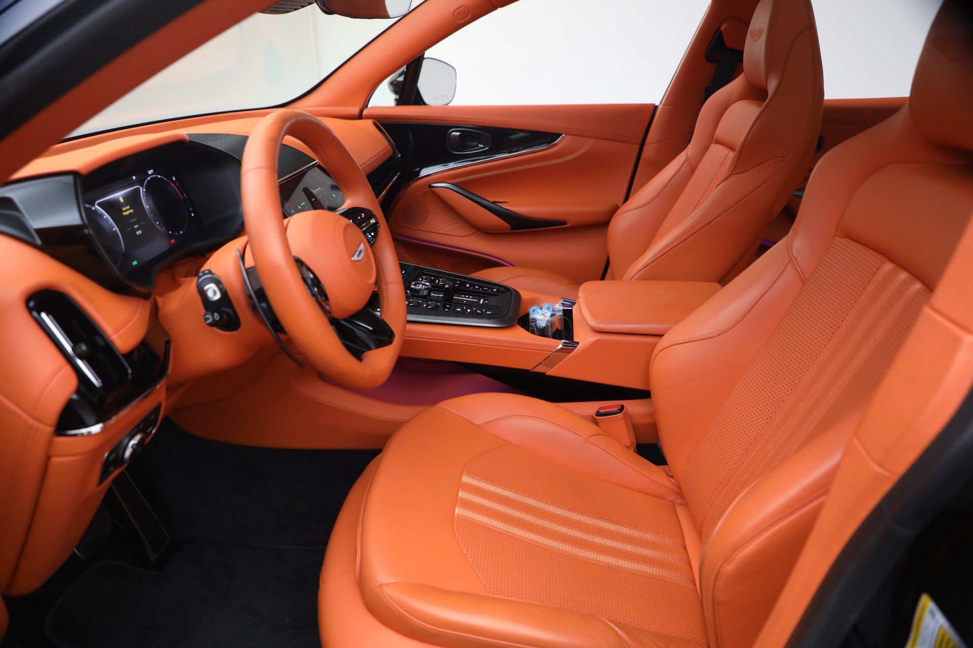 Used 2025 Aston Martin DBX 707 AWD/4WD image 15