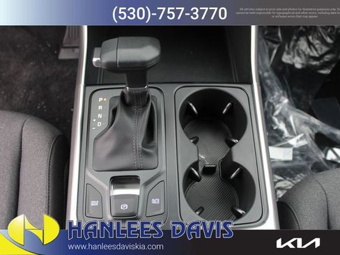 New 2026 Kia Carnival LX image 18