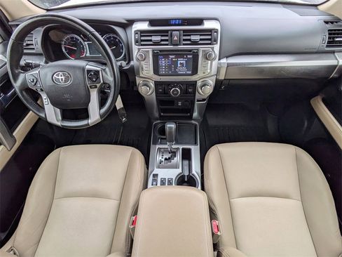 Used 2017 Toyota 4Runner SR5 Premium image 16