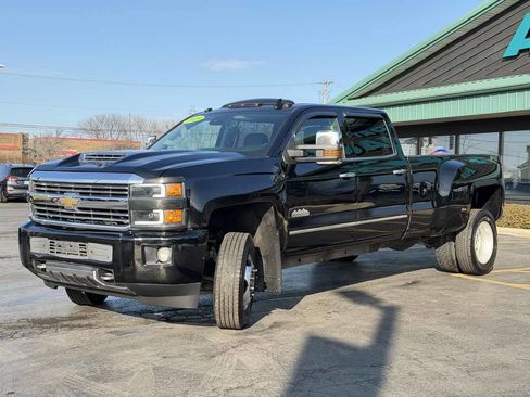 Used 2019 Chevrolet Silverado 3500 High Country w/ Duramax Plus Package image 4