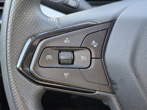 Certified 2025 Chevrolet Trax LT image 26