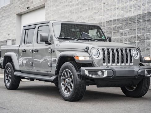 Used 2021 Jeep Gladiator Overland w/ Popular Equipment Package image 2