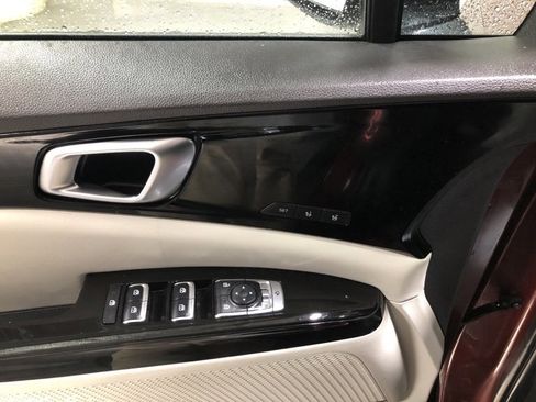 Used 2024 Kia Carnival SX Prestige image 23