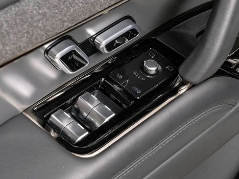 Used 2024 Land Rover Range Rover Sport Dynamic SE image 39