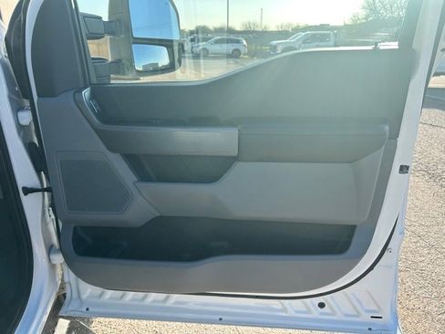 Certified 2025 Ford F250 XLT image 9