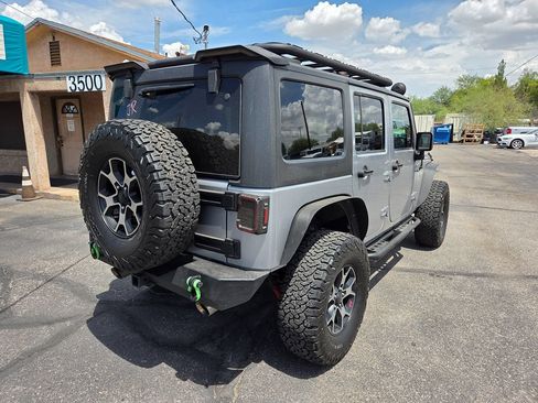 Used 2018 Jeep Wrangler Unlimited Sahara w/ Connectivity Group AWD/4WD image 5