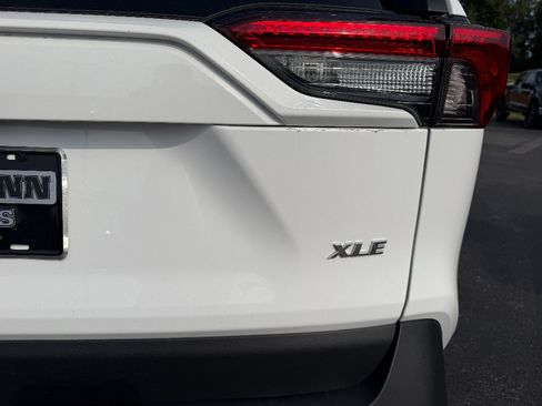 Used 2025 Toyota RAV4 XLE FWD image 9
