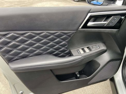 Used 2023 Mitsubishi Outlander SEL image 8