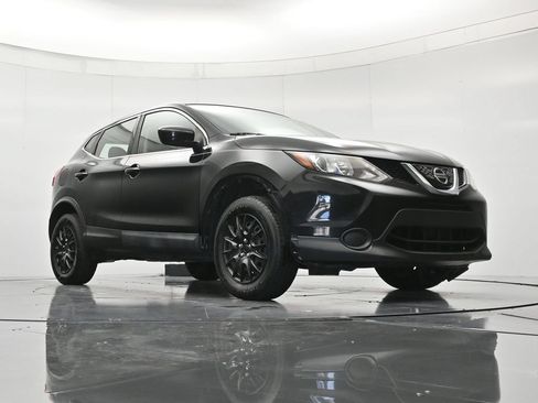 Used 2018 Nissan Rogue Sport S FWD image 38