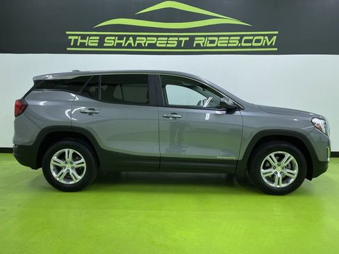 Used 2021 GMC Terrain SLE image 11