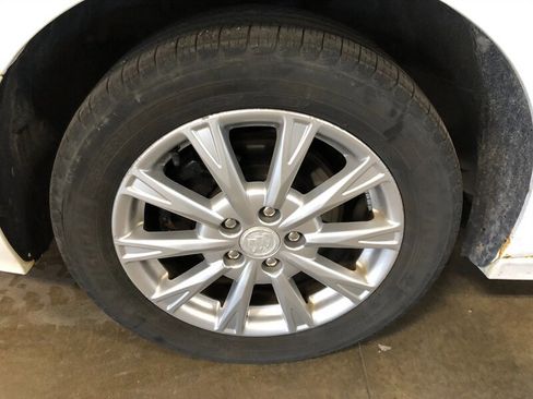 Used 2011 Buick Lucerne CXL image 23