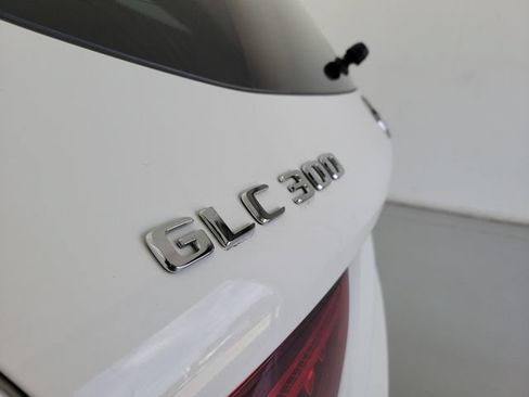 Used 2022 Mercedes-Benz GLC 300 w/ AMG Line image 8