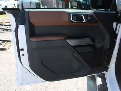 Used 2021 Ford Bronco Outer Banks AWD/4WD image 12
