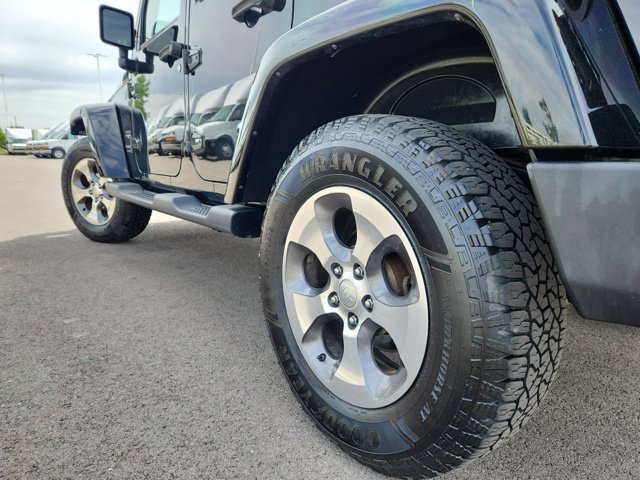 Used 2018 Jeep Wrangler Unlimited Sahara AWD/4WD image 18