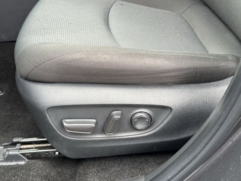 Used 2025 Toyota RAV4 XLE image 27