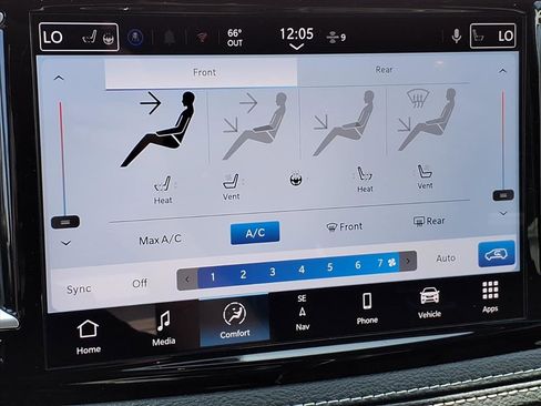 New 2027 Chrysler Pacifica Limited AWD/4WD image 28