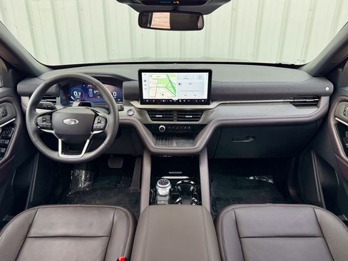 Certified 2025 Ford Explorer Platinum w/ LUX Leather Package AWD/4WD image 35