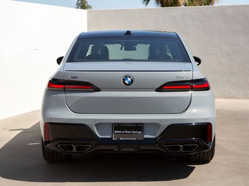 Certified 2025 BMW 760i xDrive w/ Executive Package image 7