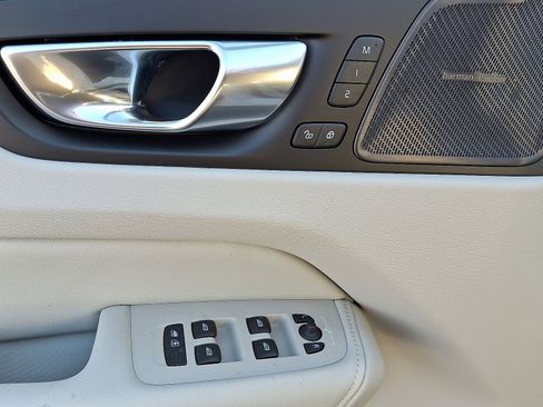 New 2026 Volvo XC60 T8 Ultra w/ Protection Package Premier image 7