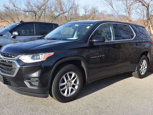 Used 2020 Chevrolet Traverse LS w/ LPO, Floor Liner Package image 6
