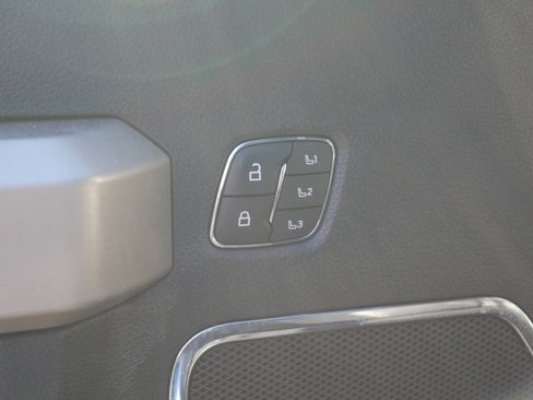 Used 2022 Ford F250 Lariat w/ Tremor Off-Road Package image 38