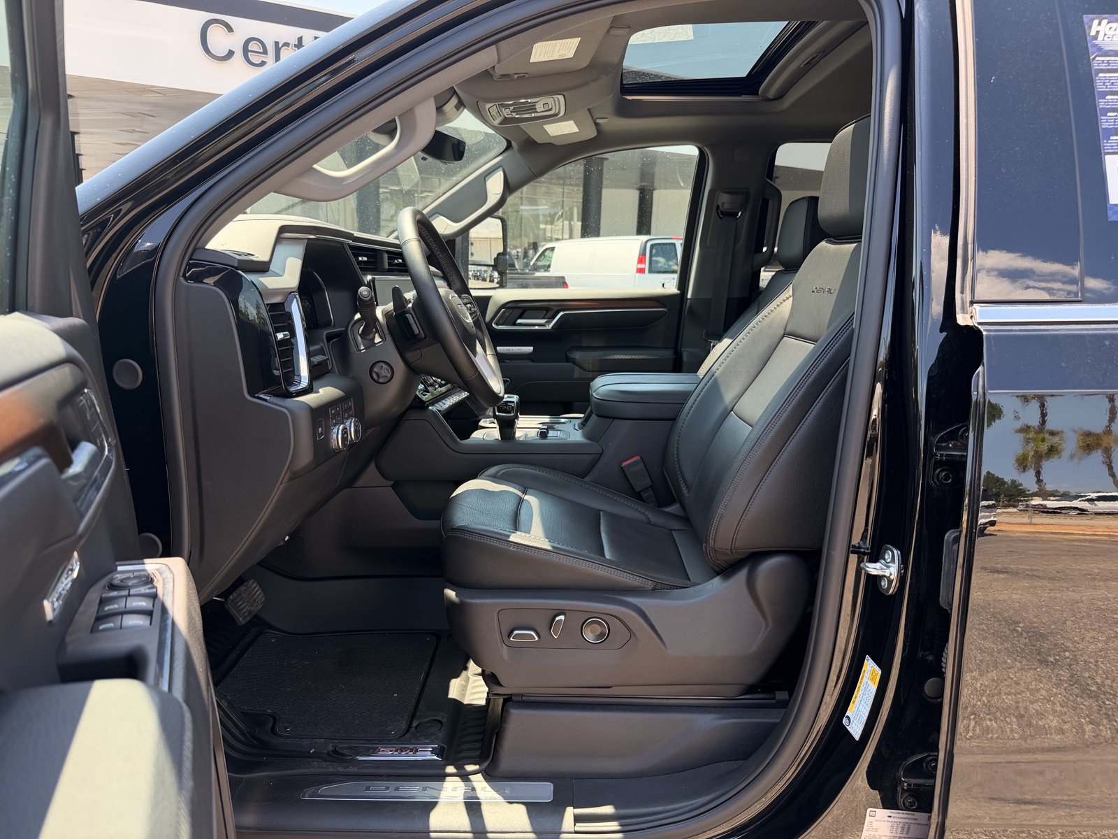 Used 2026 GMC Sierra 1500 Denali w/ Denali Reserve Package AWD/4WD image 14