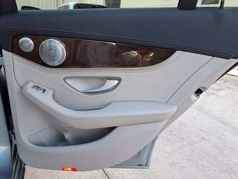 Used 2015 Mercedes-Benz C 300 4MATIC Sedan image 12