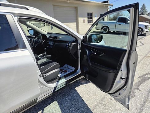 Used 2015 Nissan Rogue SL image 14